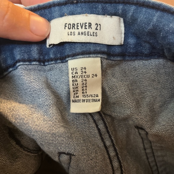 High rise F21 shorts - Picture 2 of 3